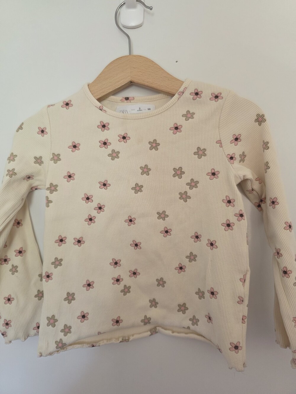 Zara Girls Floral Long Sleeve Ribbed Top Lettuce Hem Size 3T